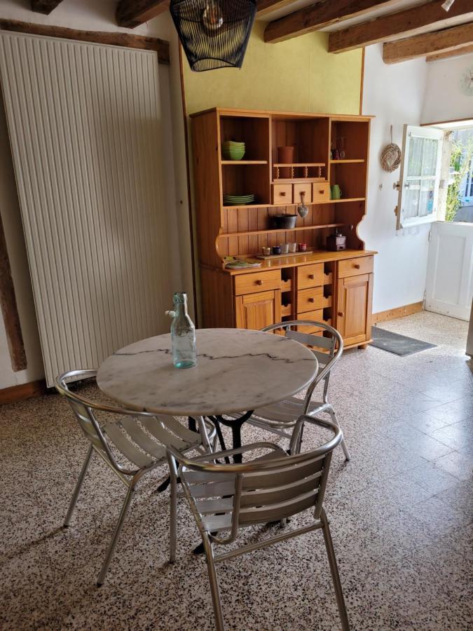 Gite De La Tour De Loire - 65 M2 Au Pied D'Une Tour De Gue Du 17Eme Siecle Mer Zewnętrze zdjęcie