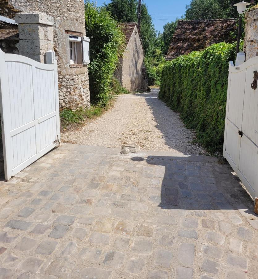 Gite De La Tour De Loire - 65 M2 Au Pied D'Une Tour De Gue Du 17Eme Siecle Mer Zewnętrze zdjęcie