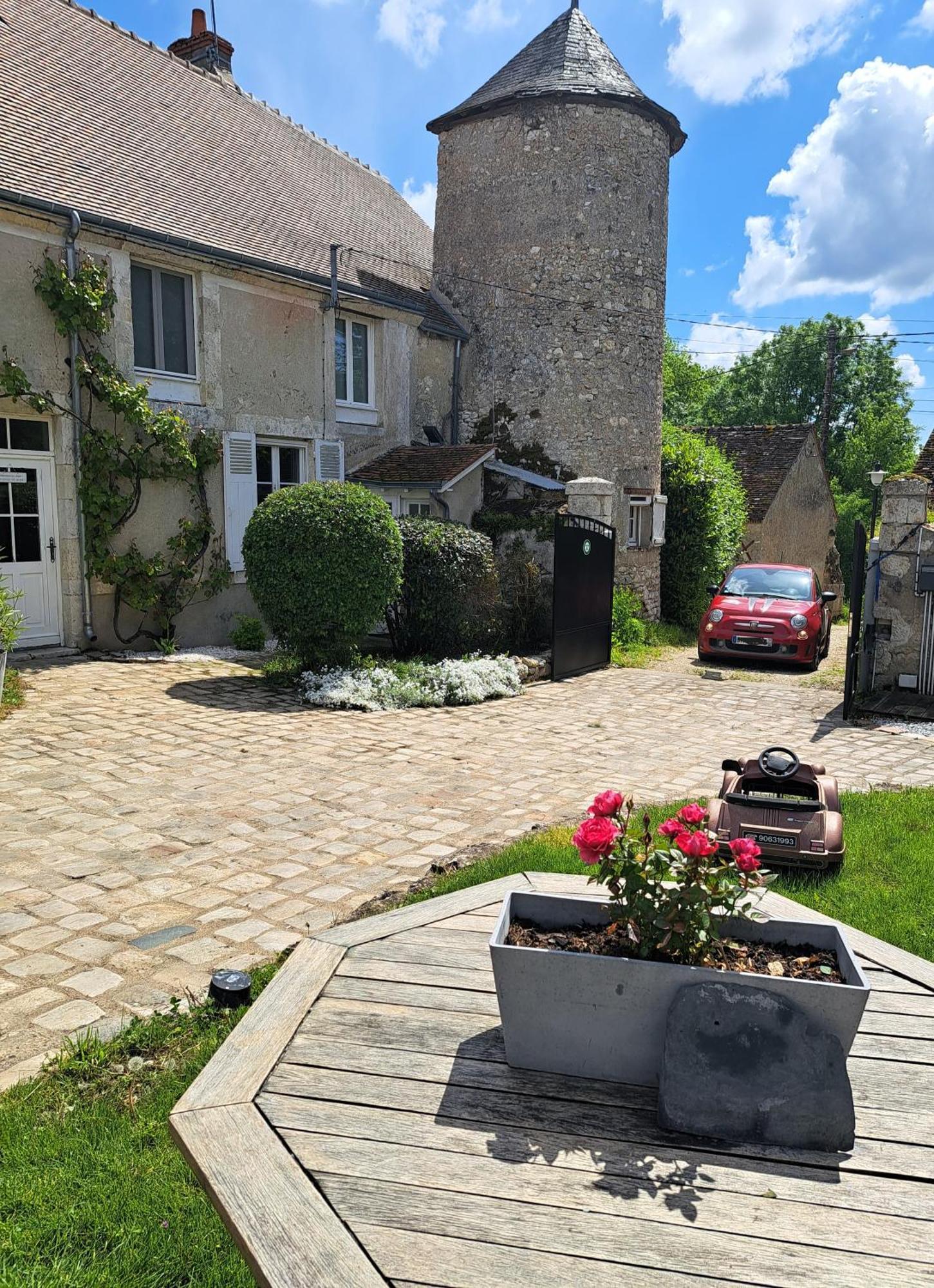 Gite De La Tour De Loire - 65 M2 Au Pied D'Une Tour De Gue Du 17Eme Siecle Mer Zewnętrze zdjęcie