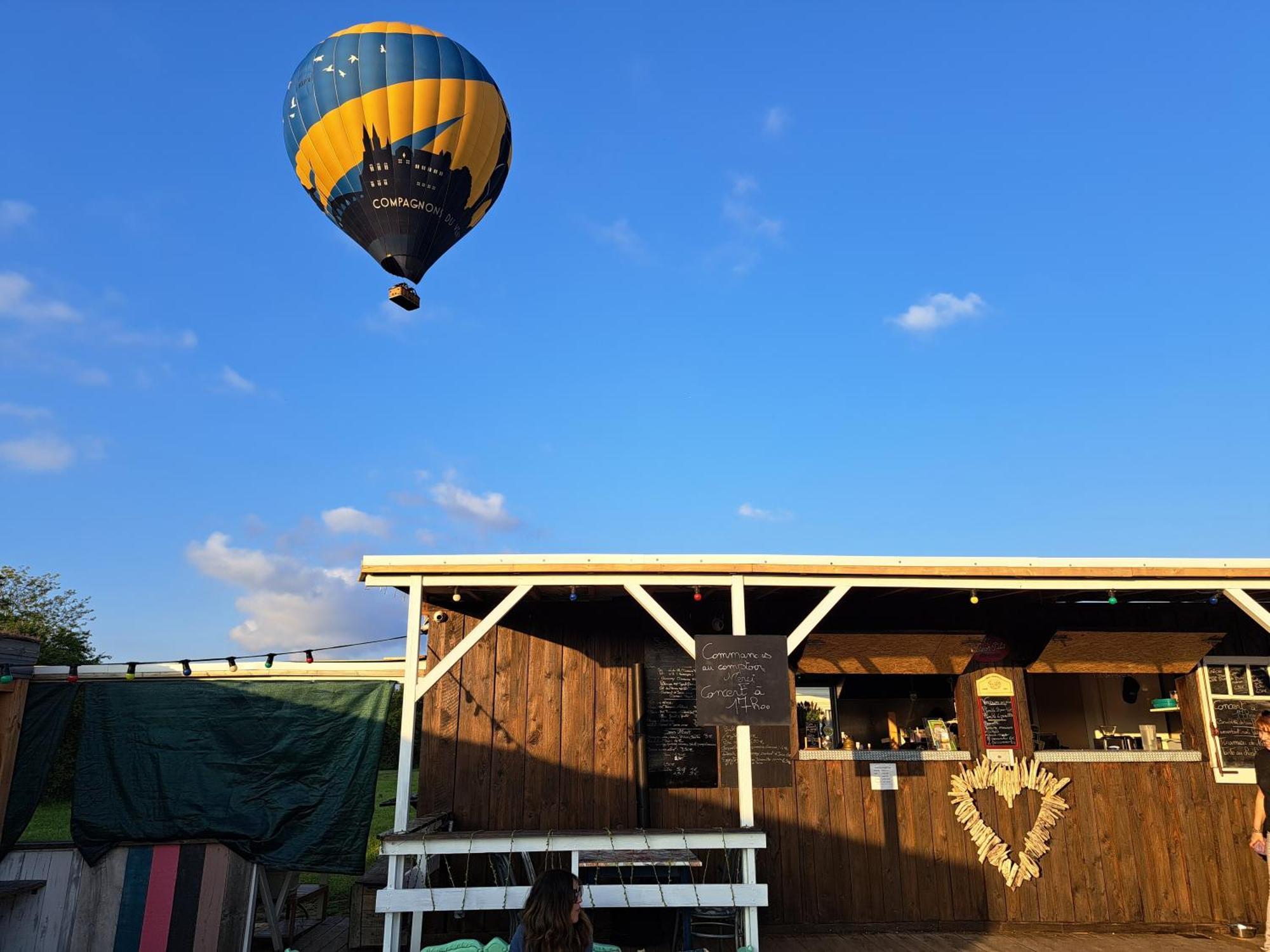 Gite De La Tour De Loire - 65 M2 Au Pied D'Une Tour De Gue Du 17Eme Siecle Mer Zewnętrze zdjęcie